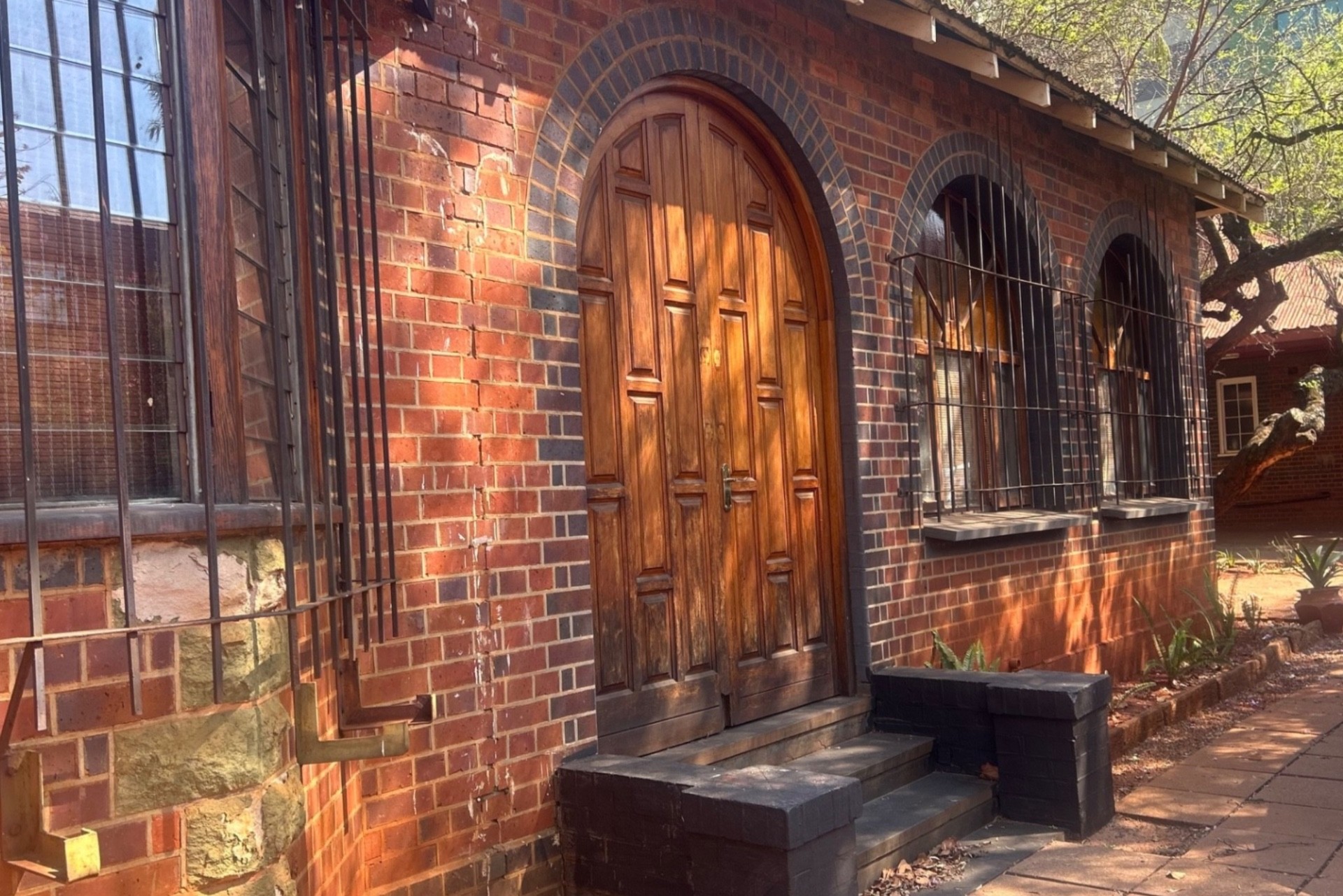 Commercial Property For Sale  18 rooms - High Density ( Plus Plans For Additions)