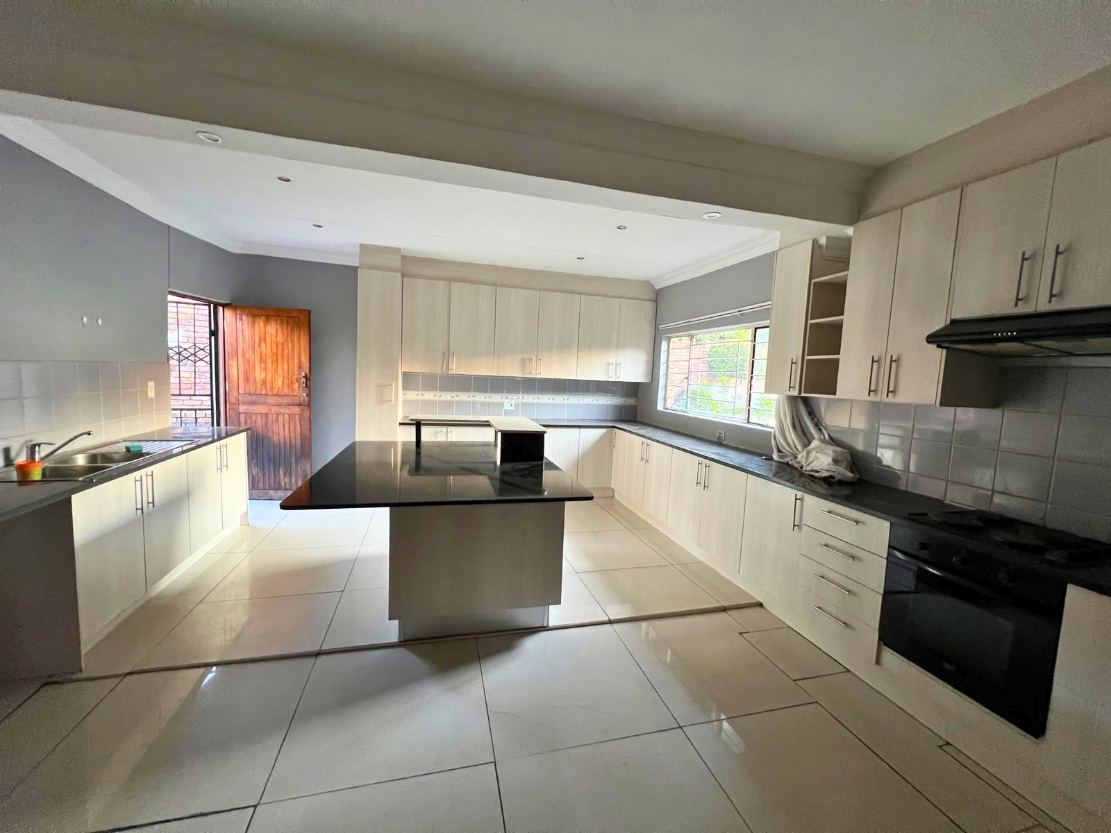 House for sale in The Reeds, Centurion, 1000 m²