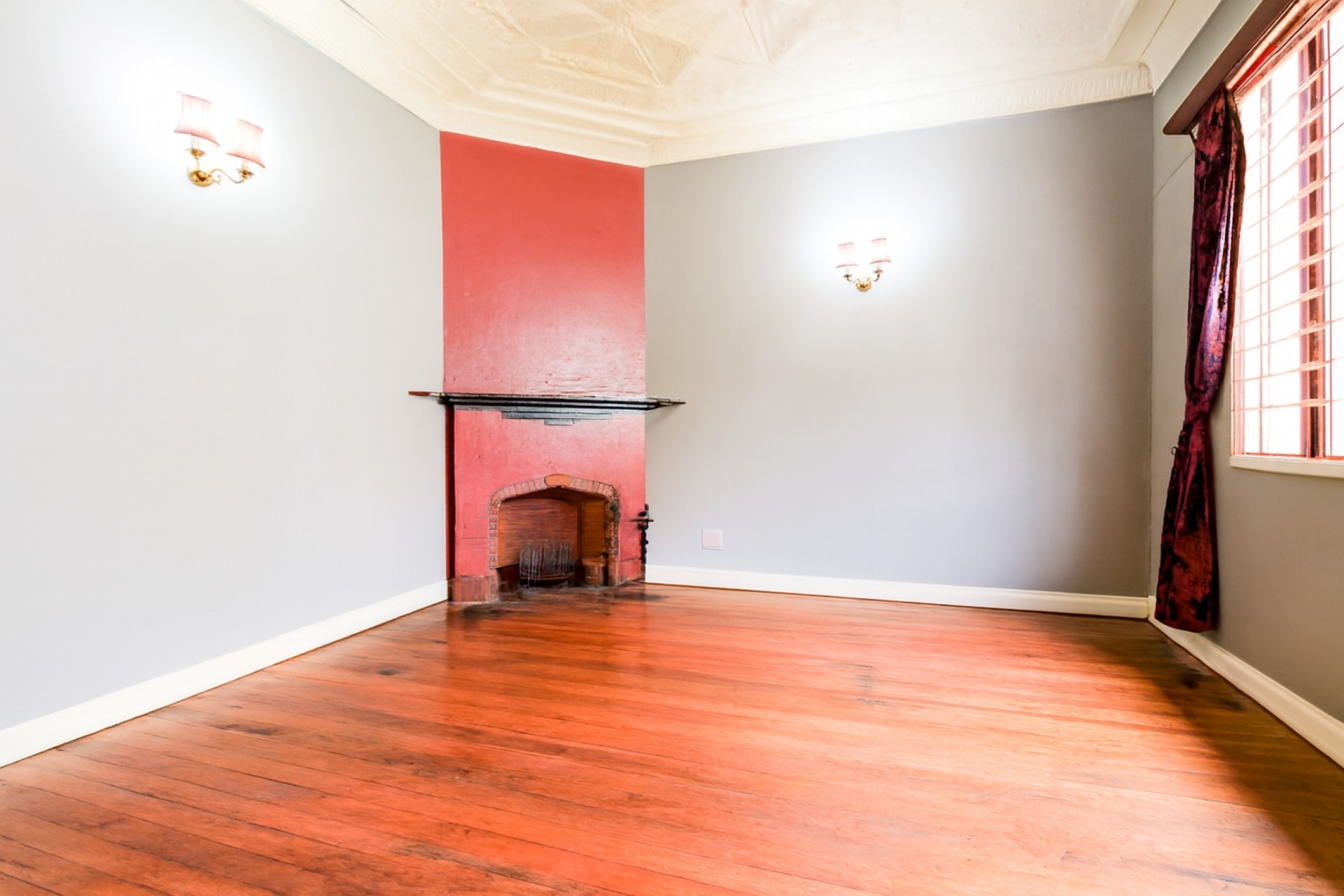 House for sale in Highlands North, Johannesburg, 217 m²