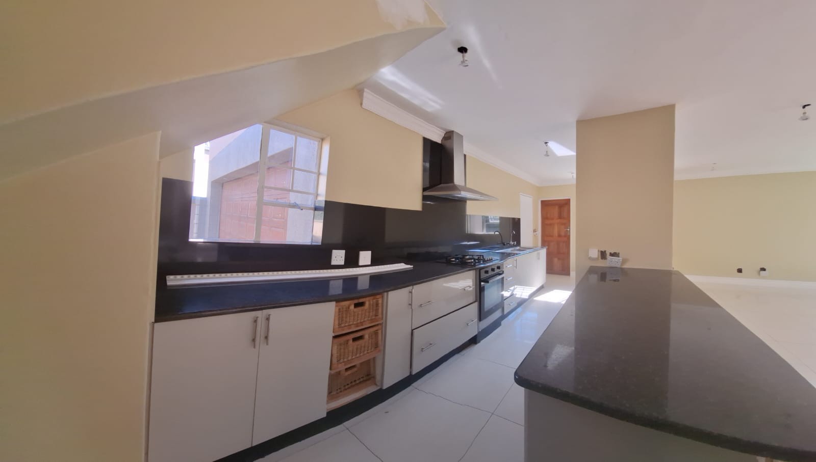 Townhouse for sale in Equestria, Pretoria, 450 m²