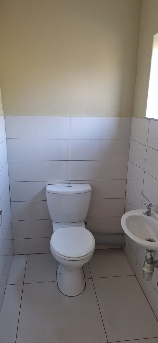 Townhouse for sale in Equestria, Pretoria, 450 m²