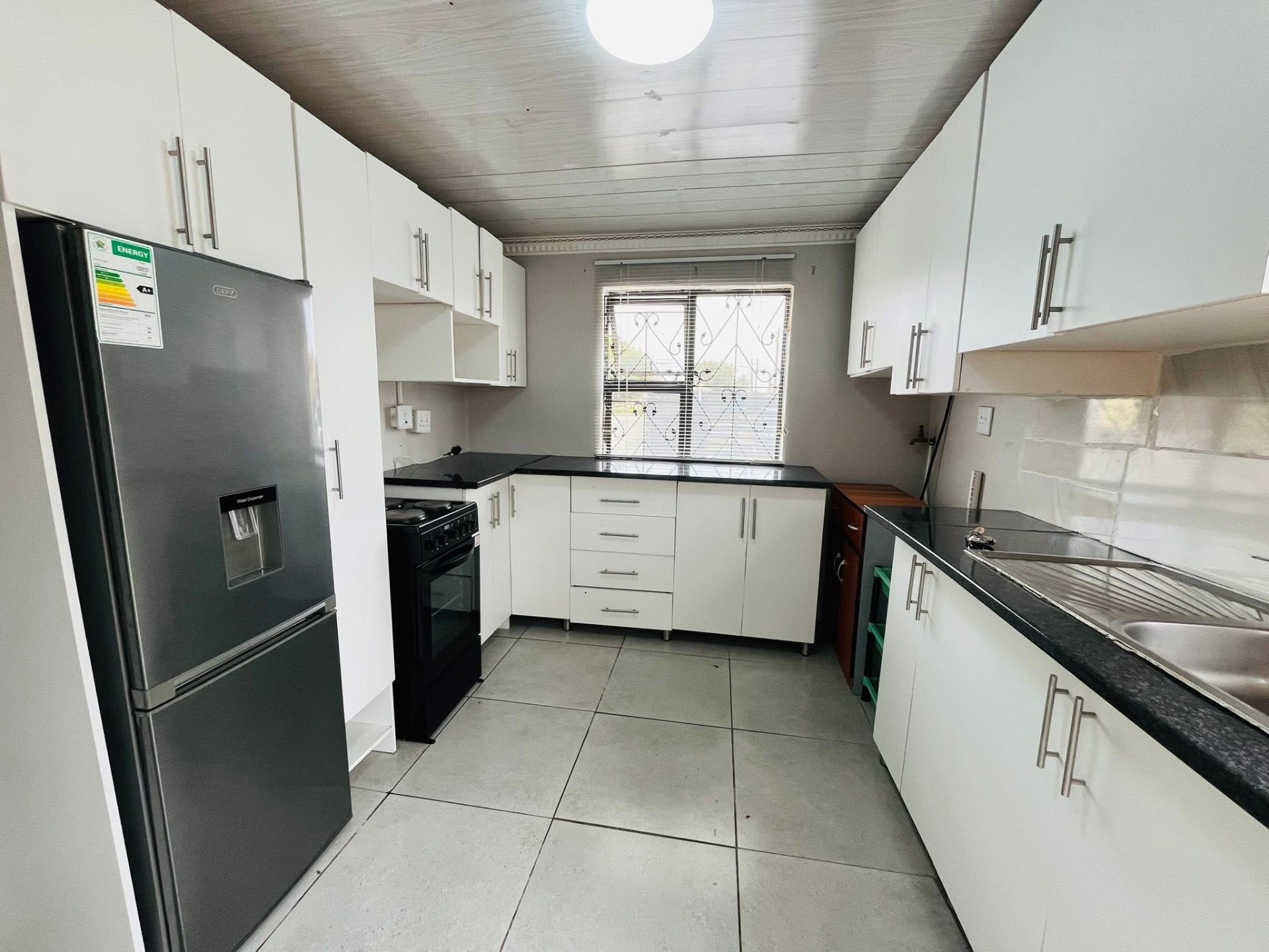 House for sale in Motherwell, Port Elizabeth, 18838 m²