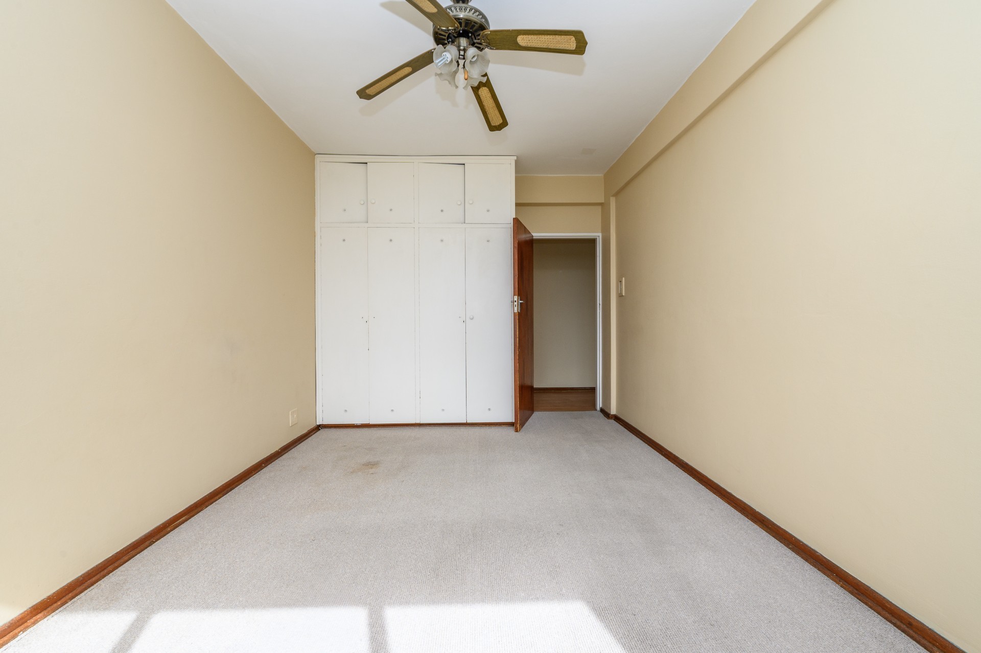 Apartment for sale in Humewood, Port Elizabeth, 110 m²