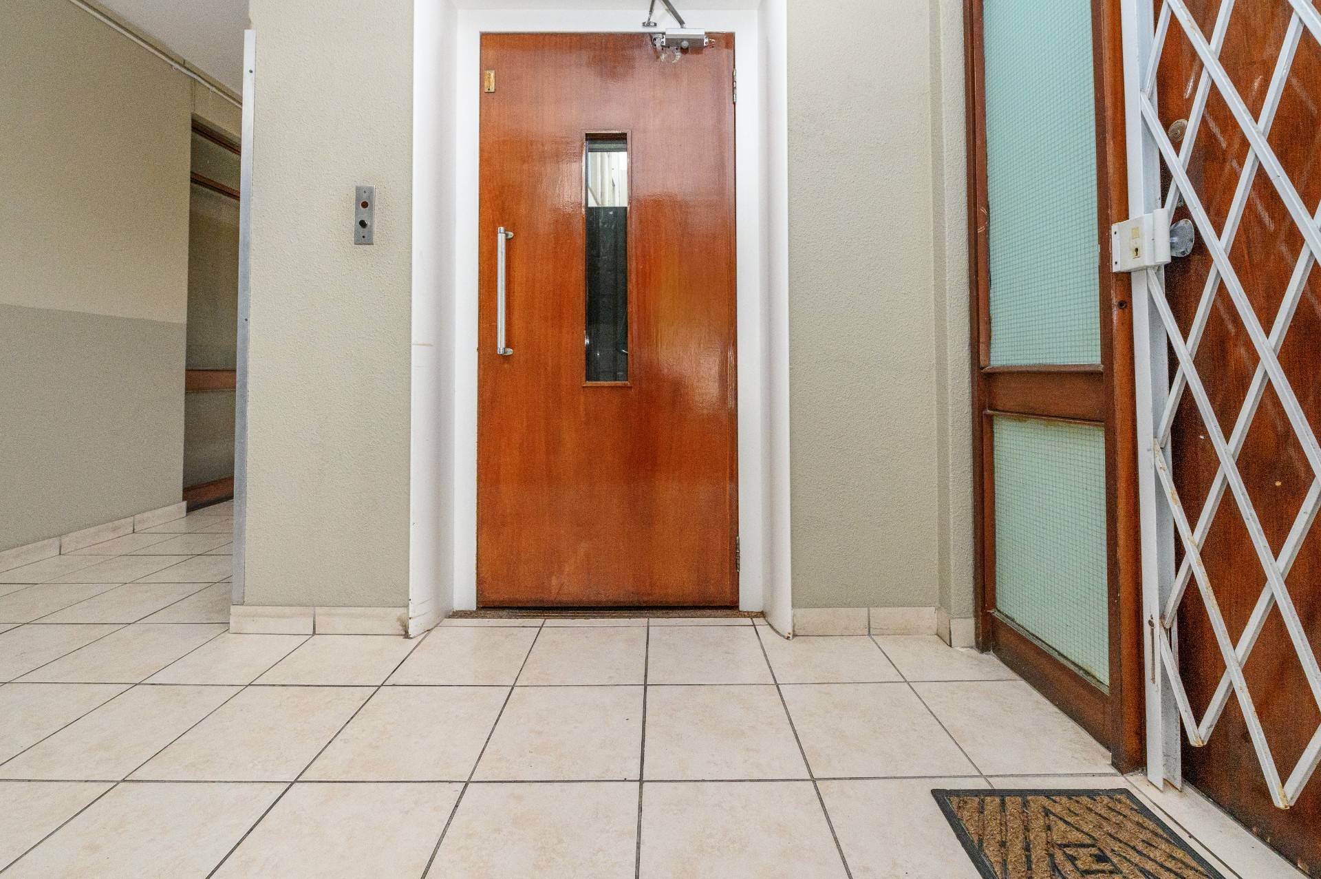 Apartment for sale in Humewood, Port Elizabeth, 110 m²