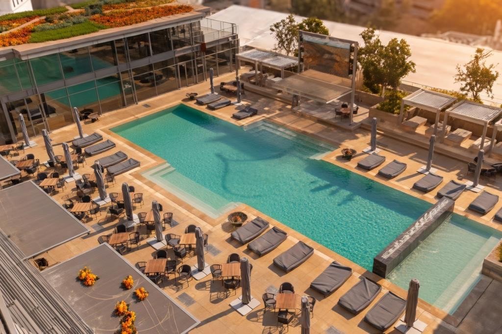 Apartment for rent in Sandown, Sandton, 188 m²