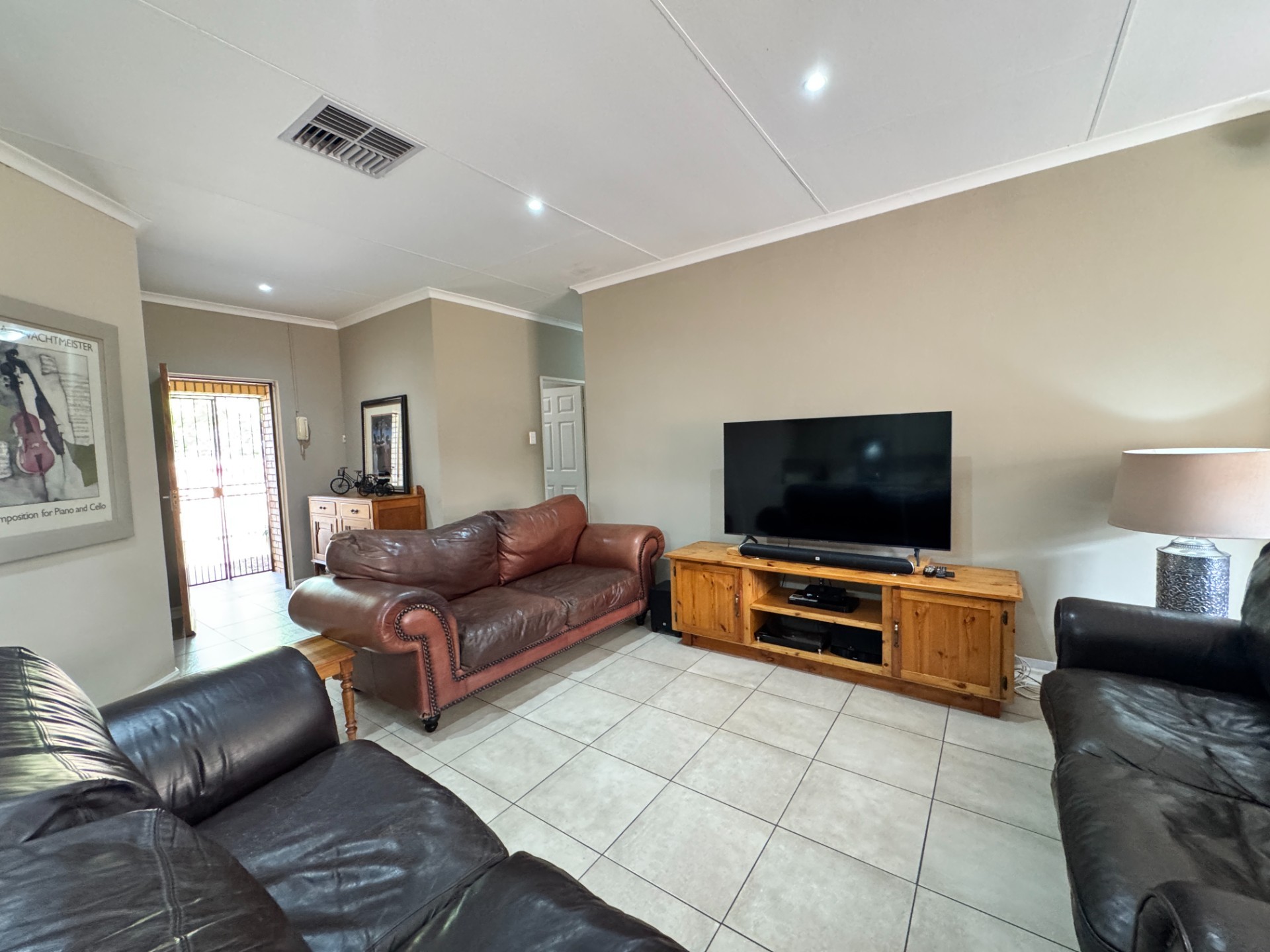 House for sale in Hillcrest, Kimberley, 400 m²
