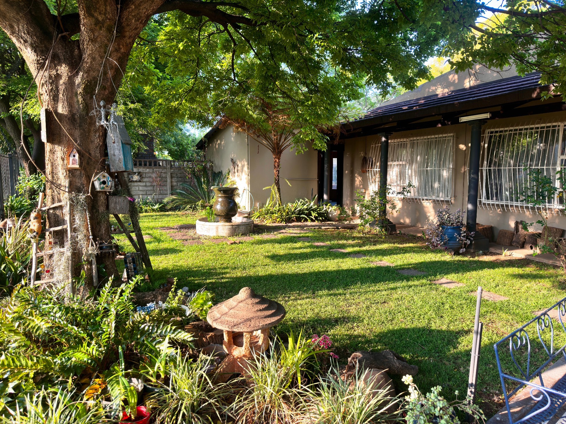 House for sale in Moregloed, Pretoria, 1047 m²