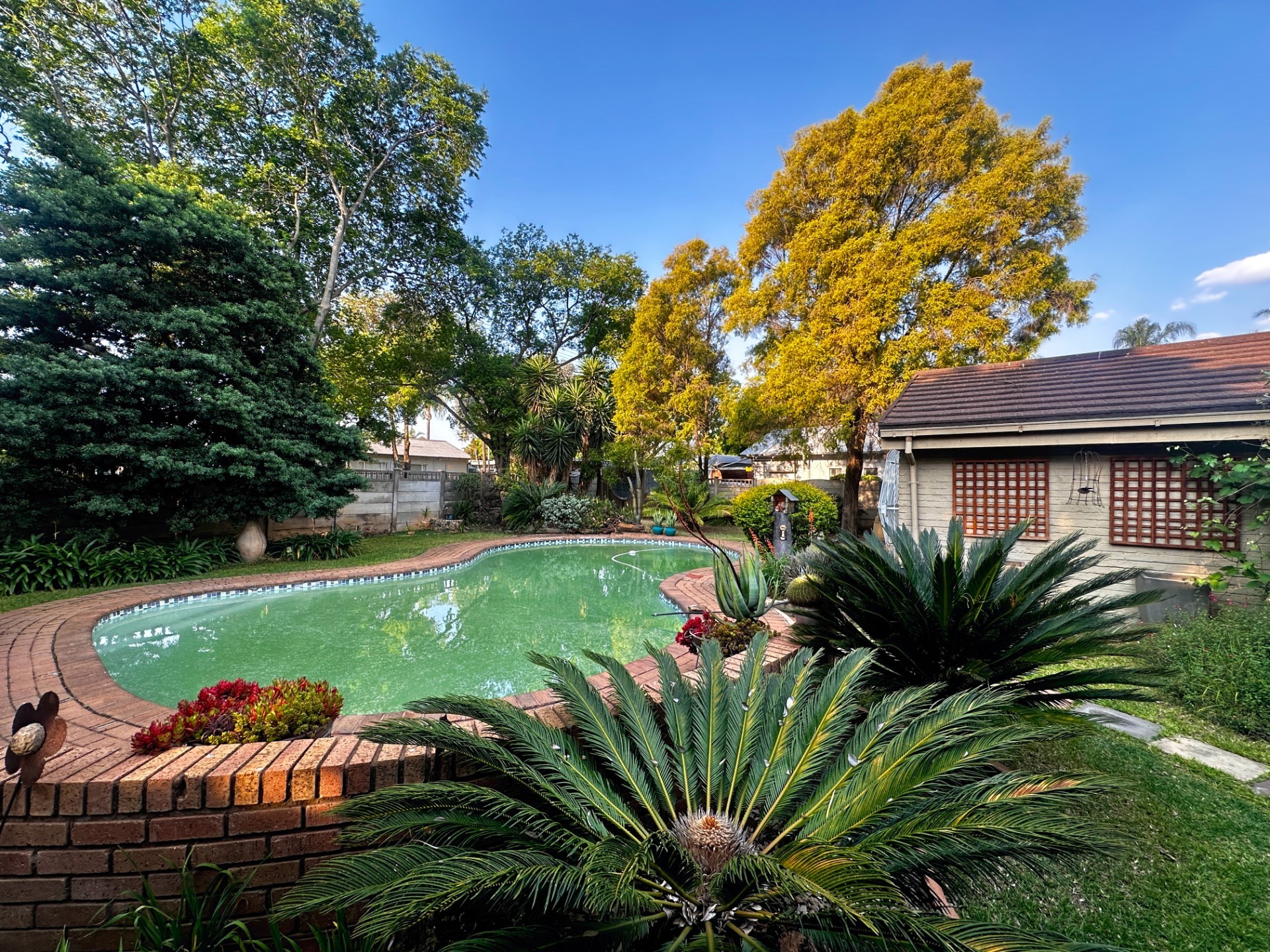 House for sale in Moregloed, Pretoria, 1047 m²