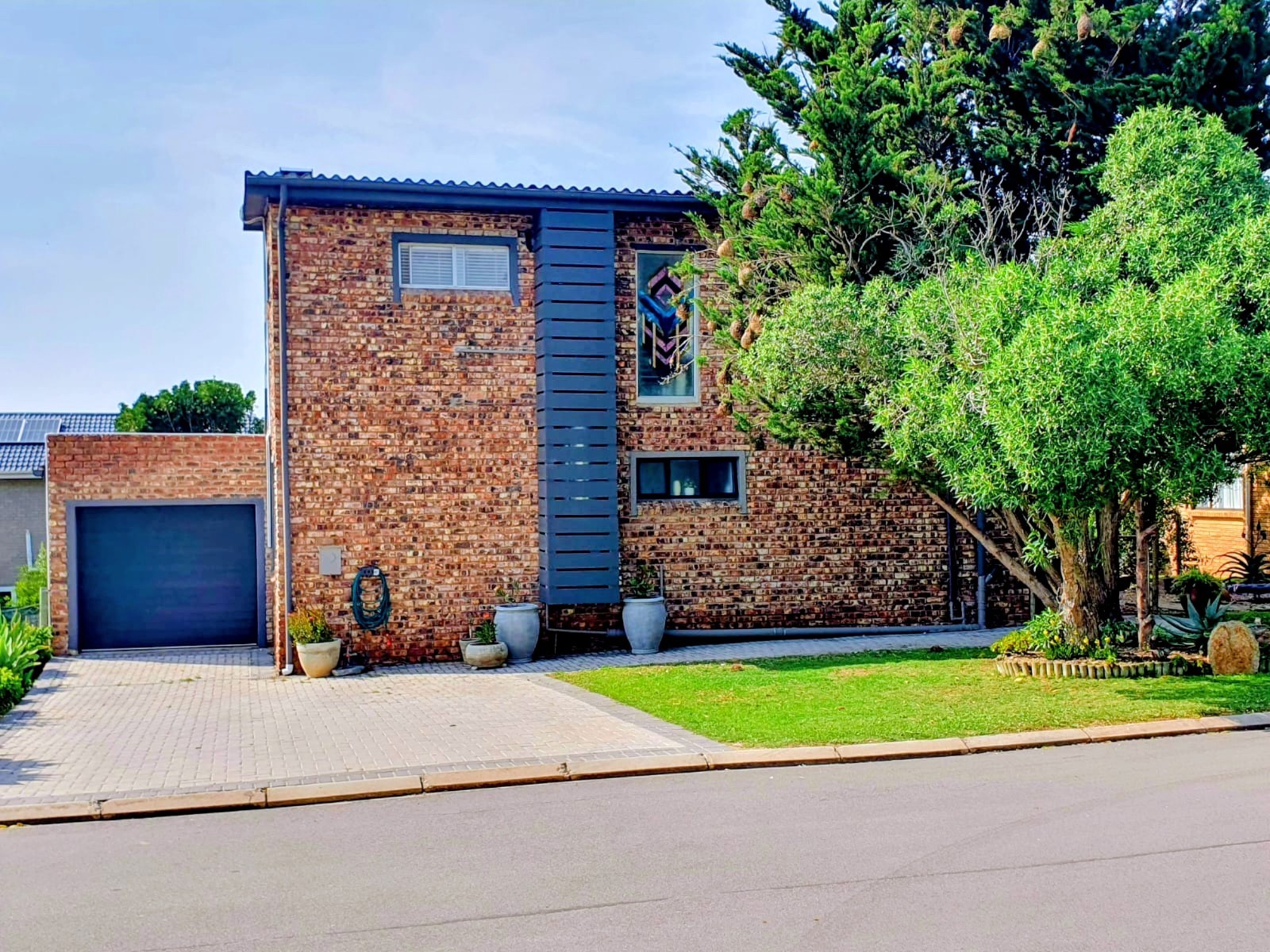 House for sale in Boggomsbaai, Mossel Bay, 220 m²
