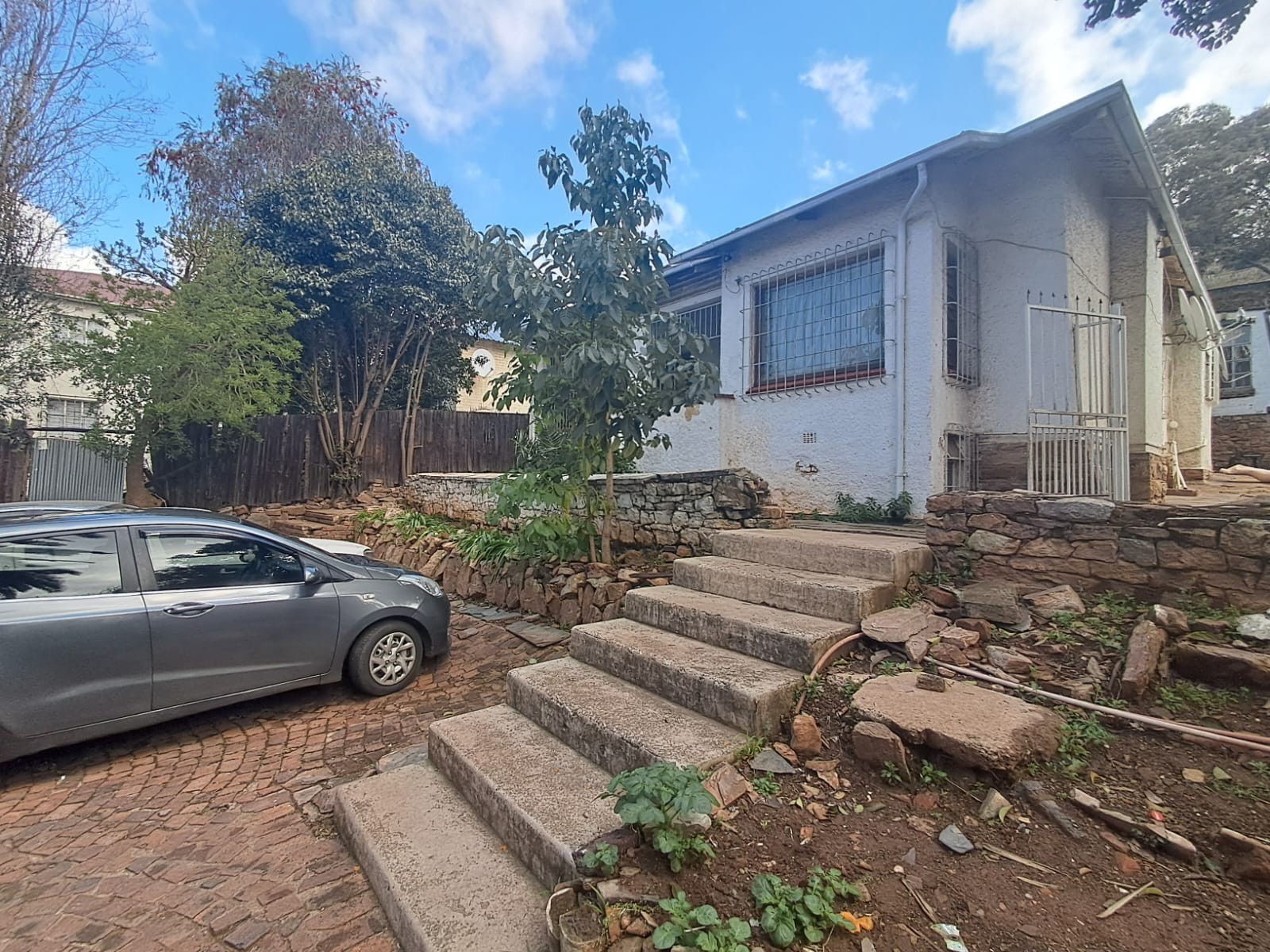 House for sale in Lorentzville, Johannesburg, 1980 m²