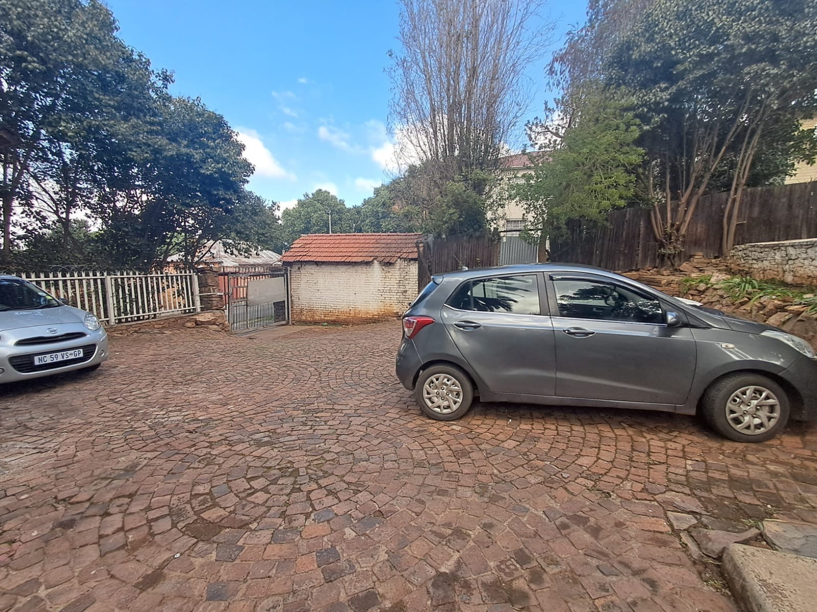 House for sale in Lorentzville, Johannesburg, 1980 m²