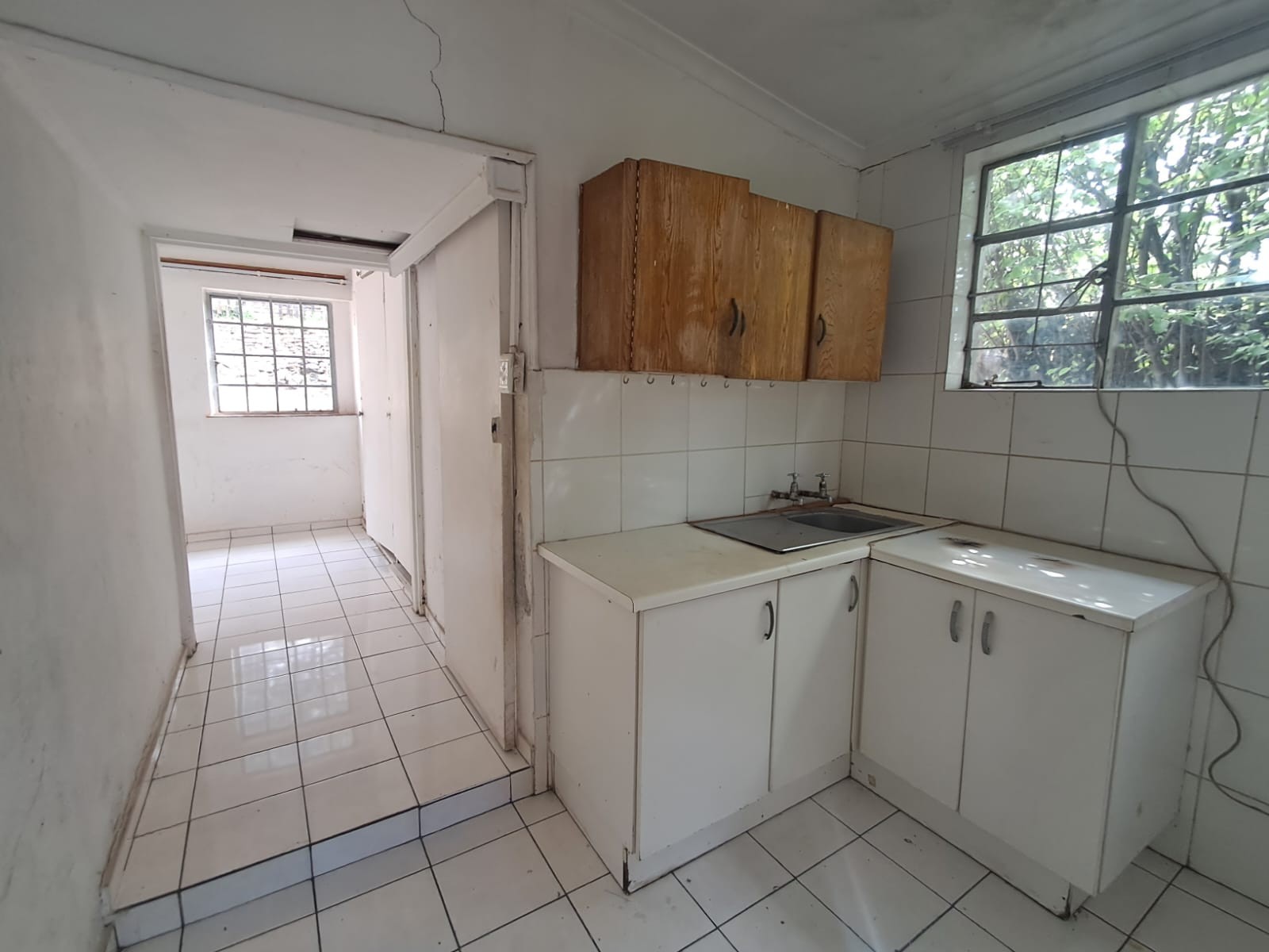 House for sale in Lorentzville, Johannesburg, 1980 m²