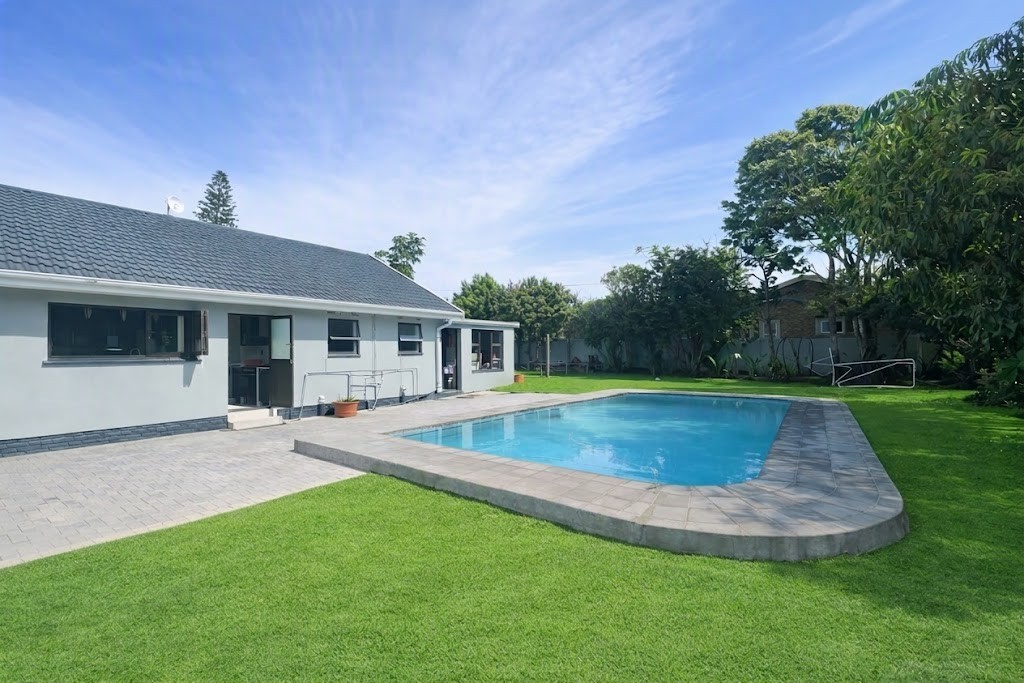 House for sale in Blue Bend, East London, 1000 m²