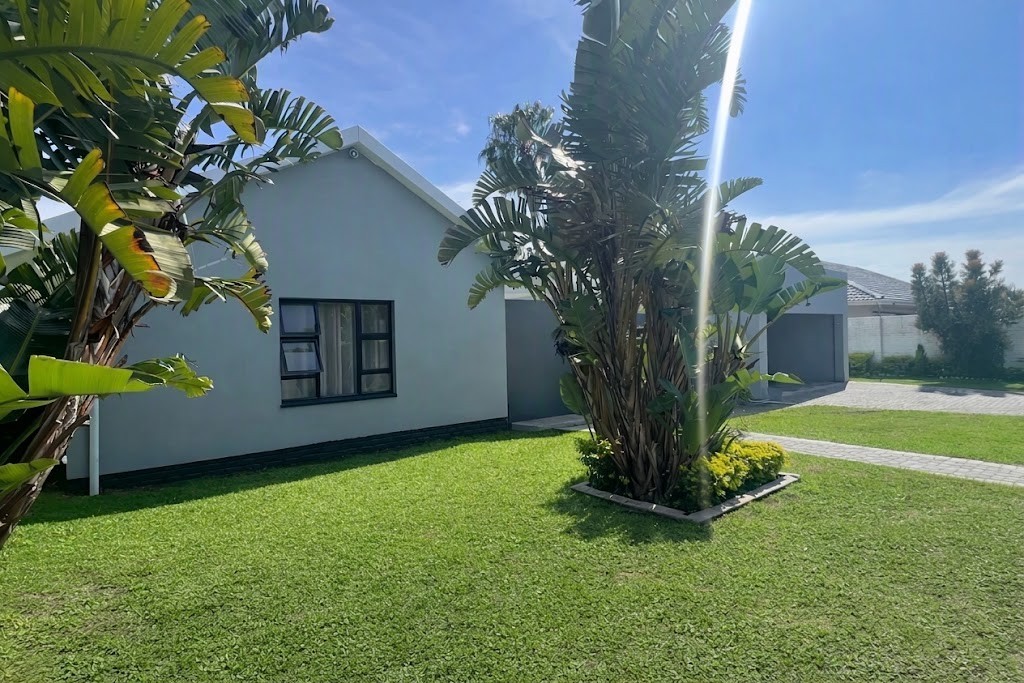 House for sale in Blue Bend, East London, 1000 m²