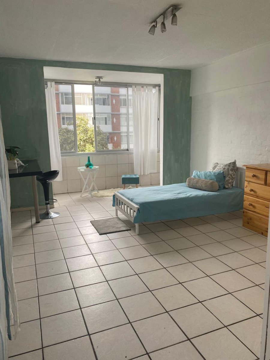 Apartment for sale in Humewood, Port Elizabeth, 39 m²