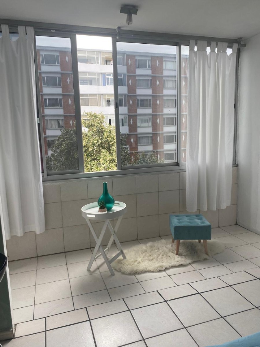 Apartment for sale in Humewood, Port Elizabeth, 39 m²