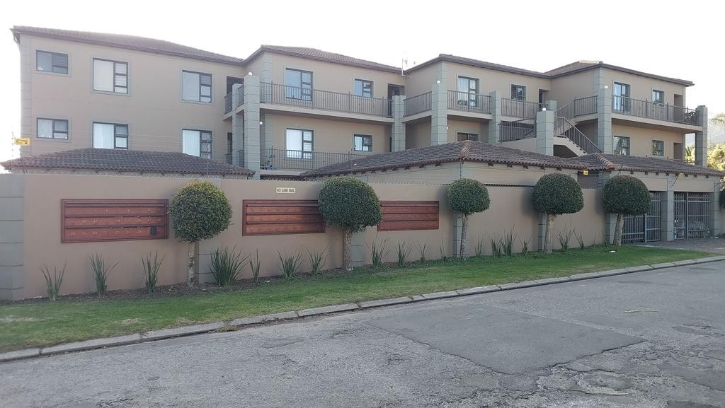 Apartment for sale in Dormehls Drift, George, 65 m²
