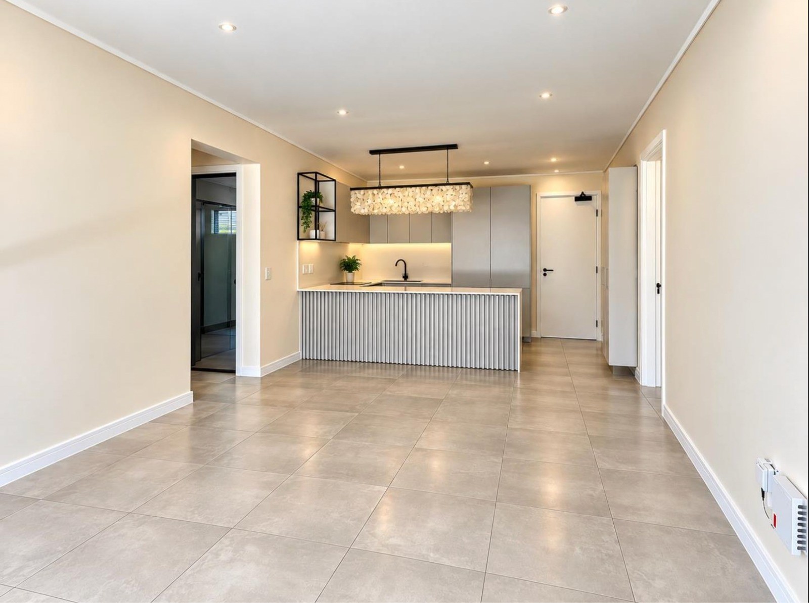 Apartment for rent in Hyde Park, Sandton, 145 m²