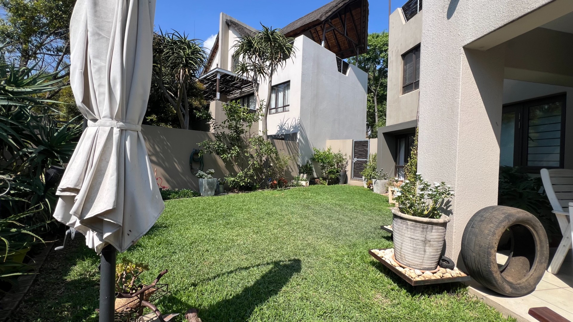 Apartment for sale in Fourways Gardens, Sandton, 72 m²