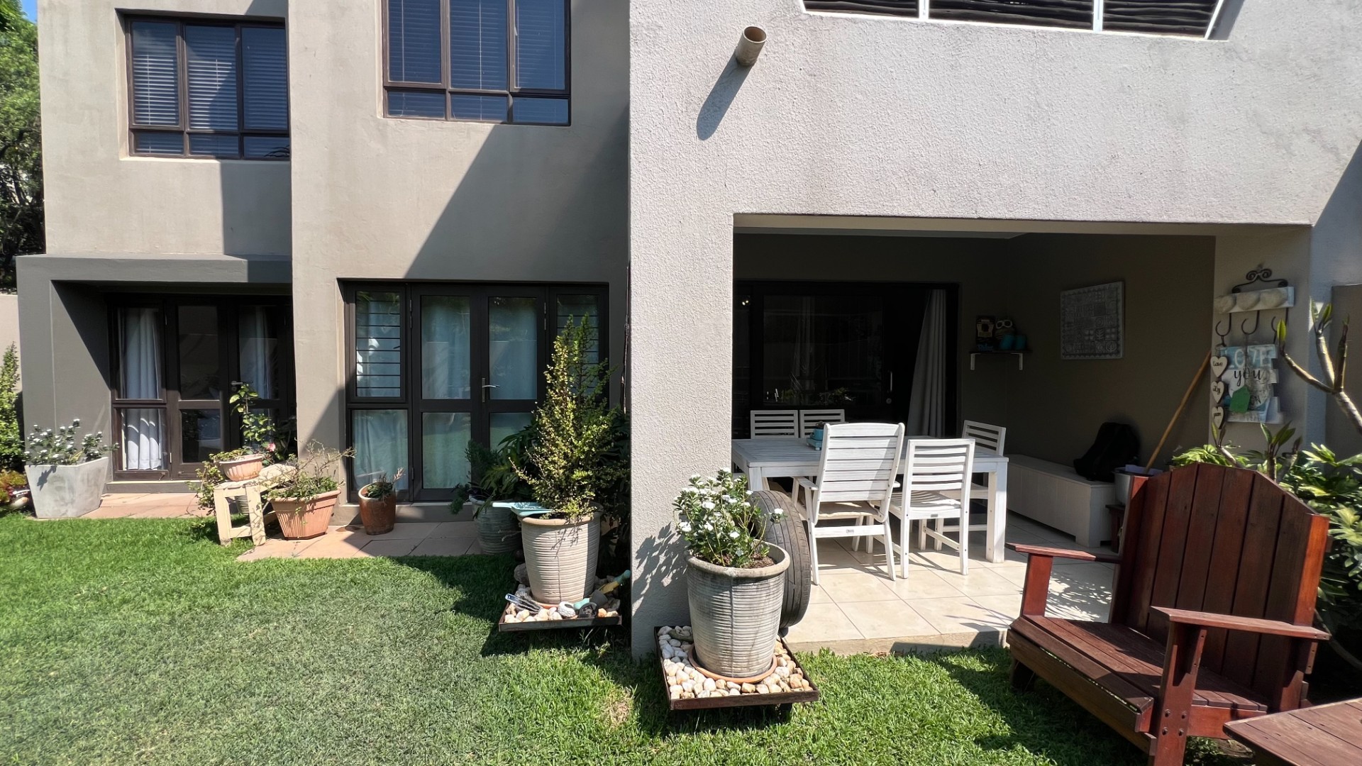 Apartment for sale in Fourways Gardens, Sandton, 72 m²
