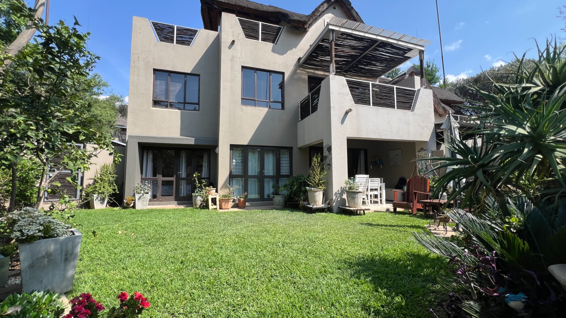 Apartment for sale in Fourways Gardens, Sandton, 72 m²