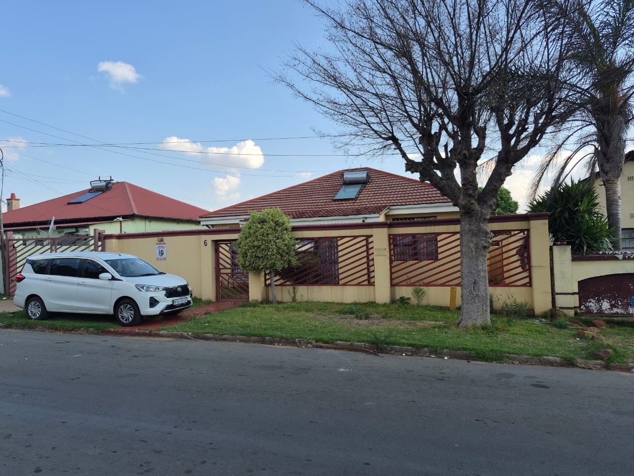 House for sale in Roodepoort North, Roodepoort