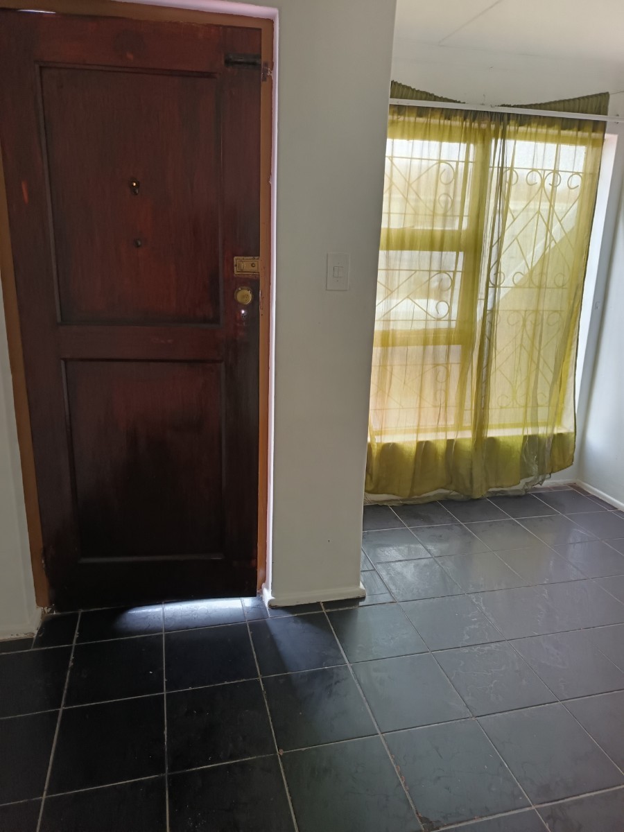 House for rent in Rocklands, Mitchells Plain, 77 m²