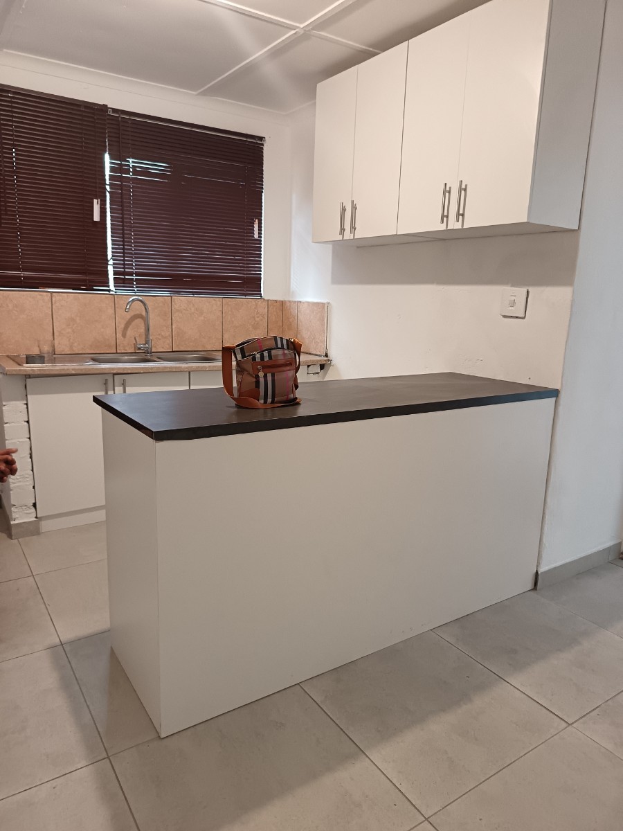 House for rent in Rocklands, Mitchells Plain, 77 m²