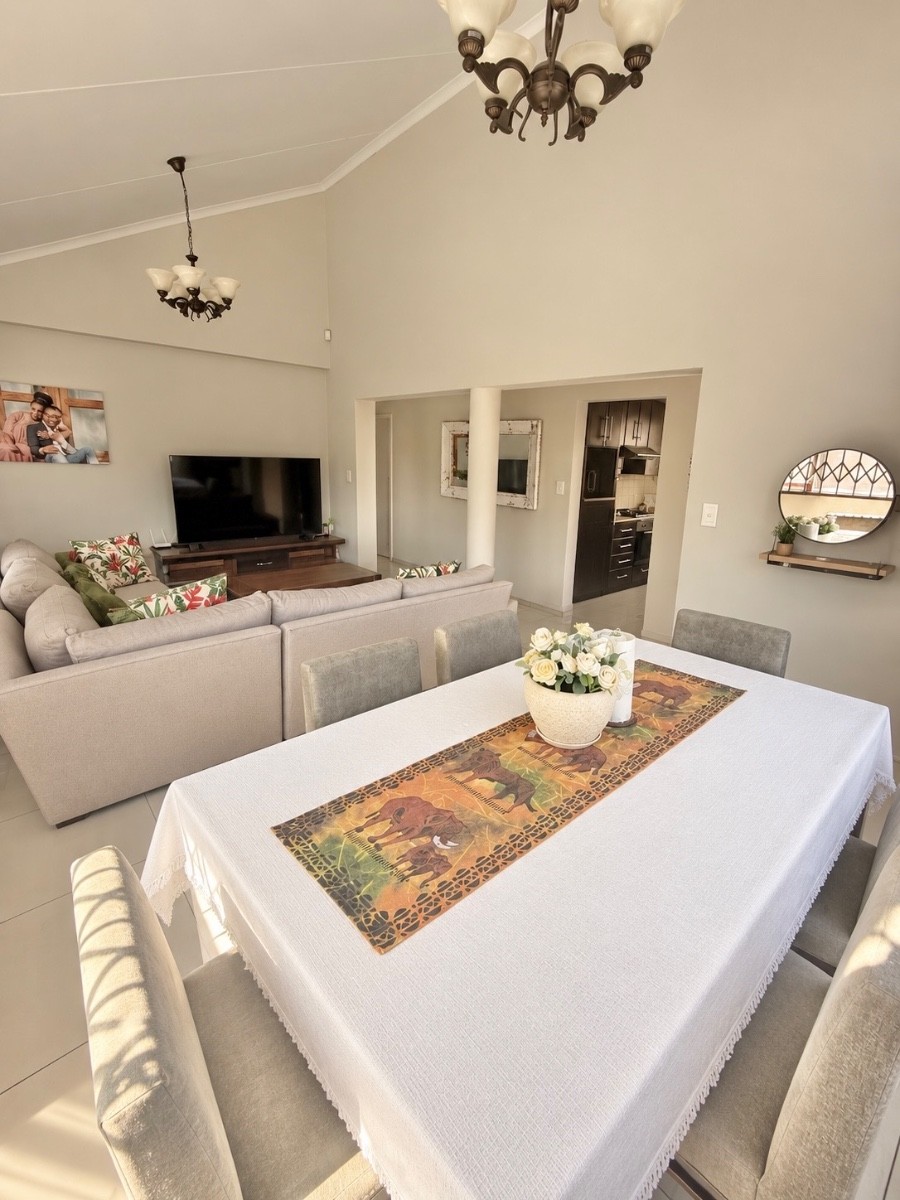 Cluster for sale in North Riding, Randburg, 305 m²