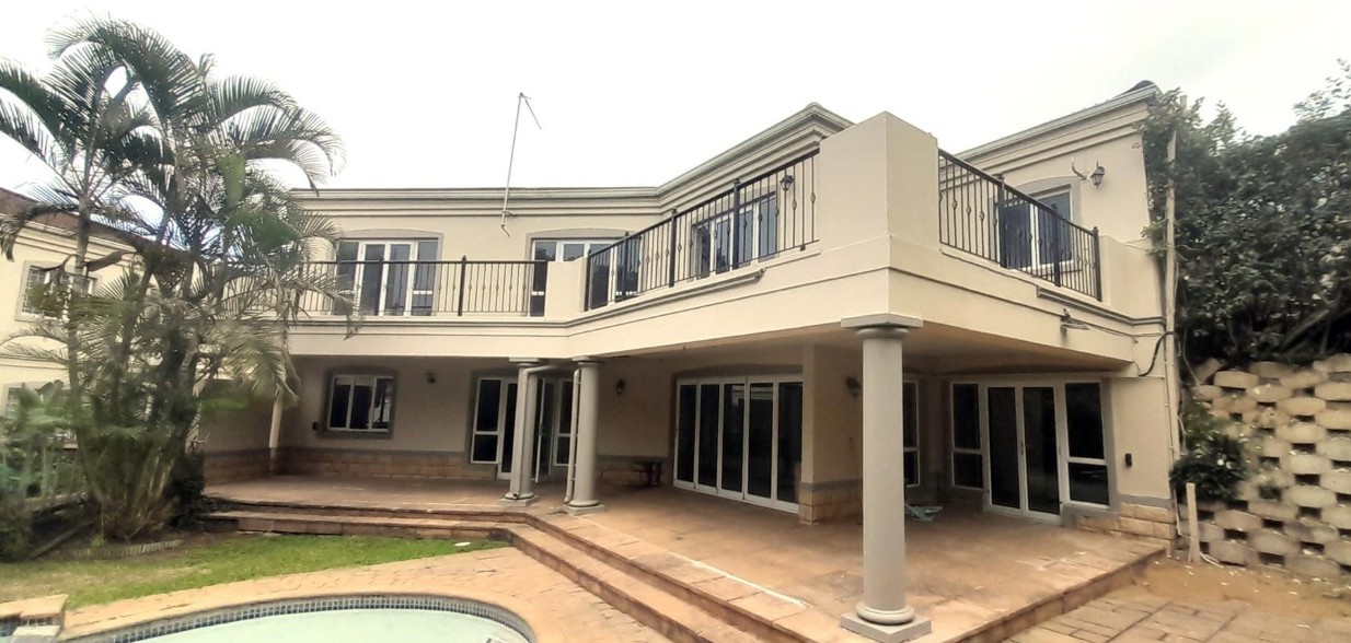 Townhouse for rent in Umhlanga Central, Umhlanga, KwaZulu Natal, 339 m²