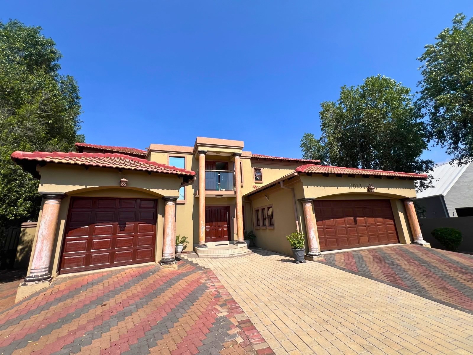 House for sale in Rooihuiskraal North, Centurion, 1003 m²