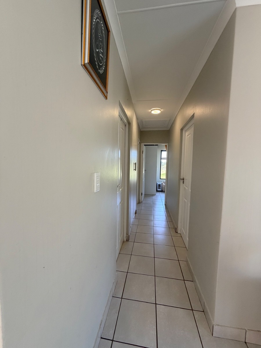 Complex for sale in Kidds Beach, East London, 89 m²