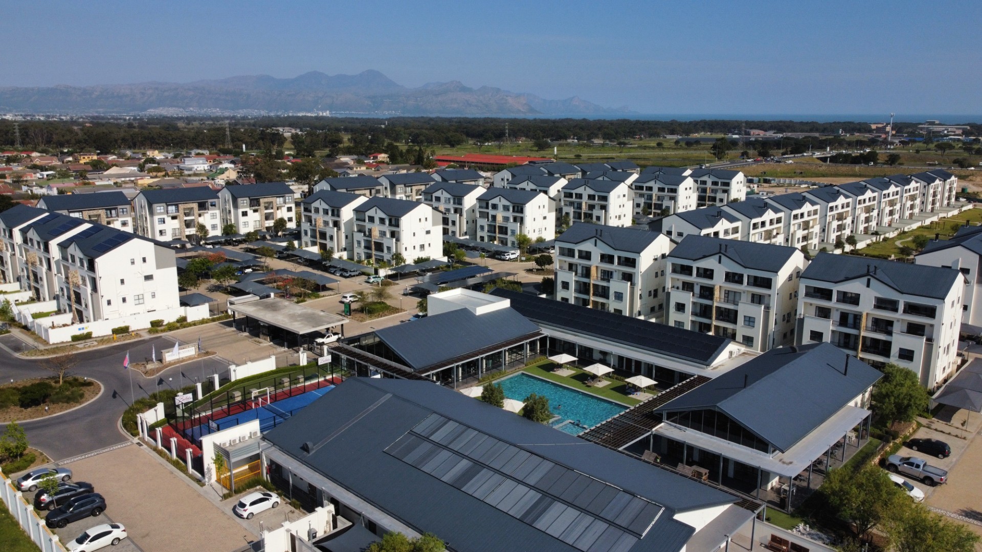 Apartment for rent in The Huntsman, Somerset West, 40 m²
