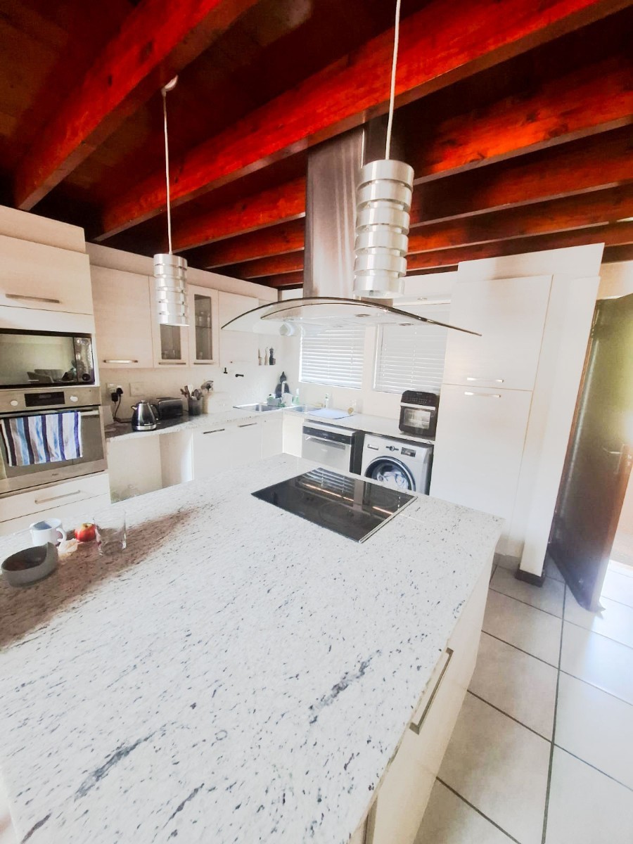Apartment for sale in Pineslopes, Lonehill, Sandton, 139 m²