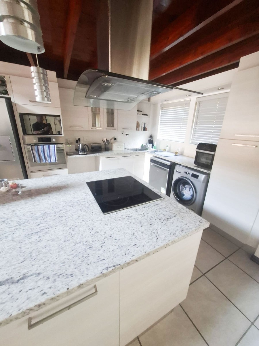 Apartment for sale in Pineslopes, Lonehill, Sandton, 139 m²
