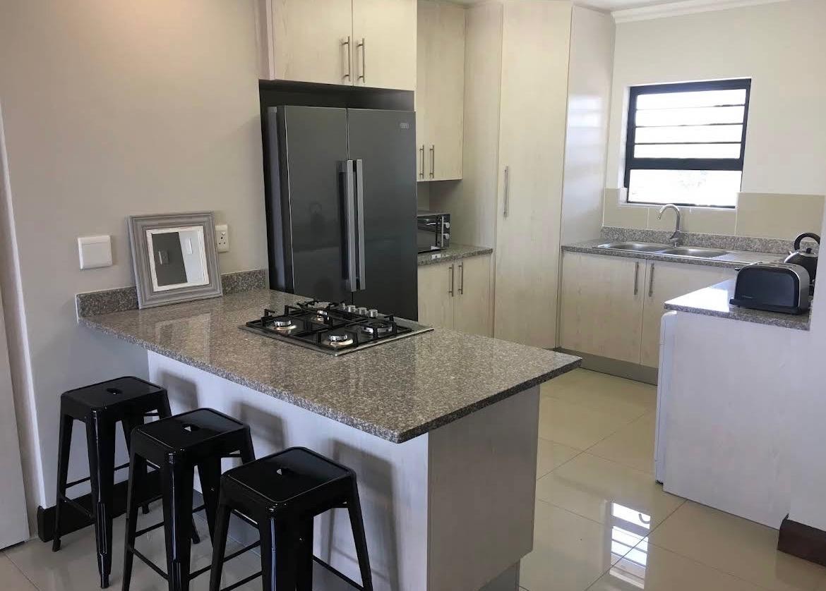 Apartment for rent in Crowthorne AH, Midrand, 12A  (2nd floor), The Edwards Place, 24 Edwards Evenue, Crowthorne AH, Midrand, Gauteng, 90 m²