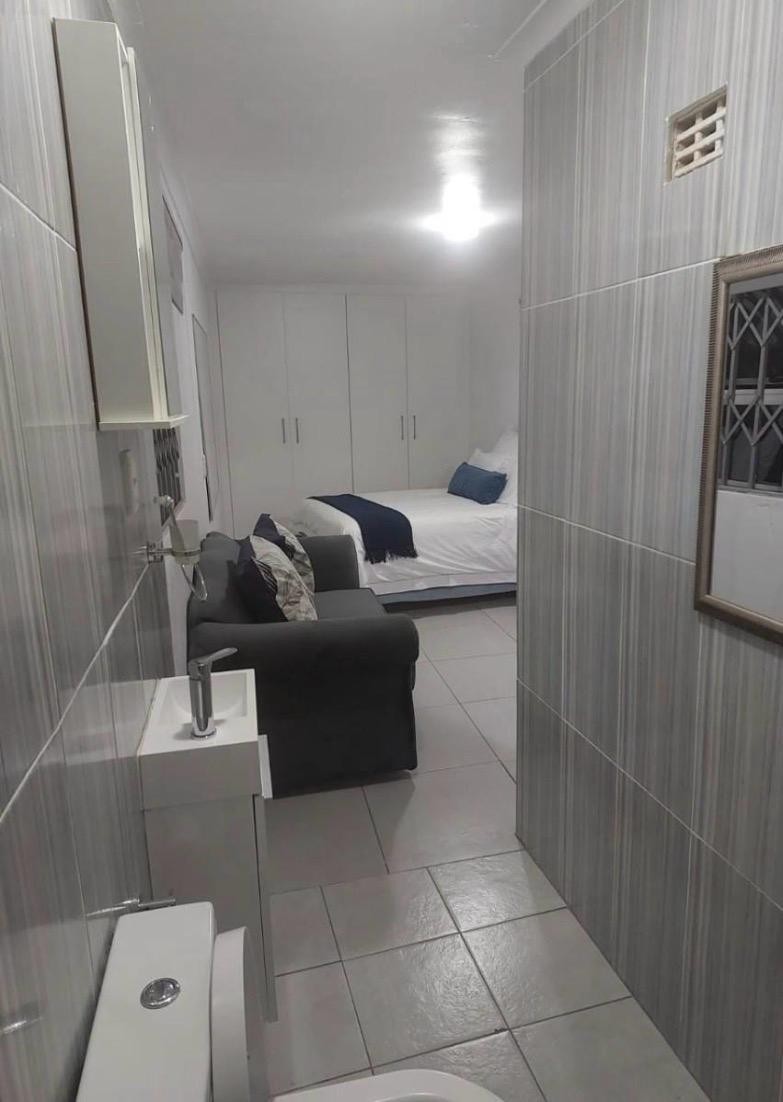Studio Apartment for rent in Wendywood, Sandton, 39 m²