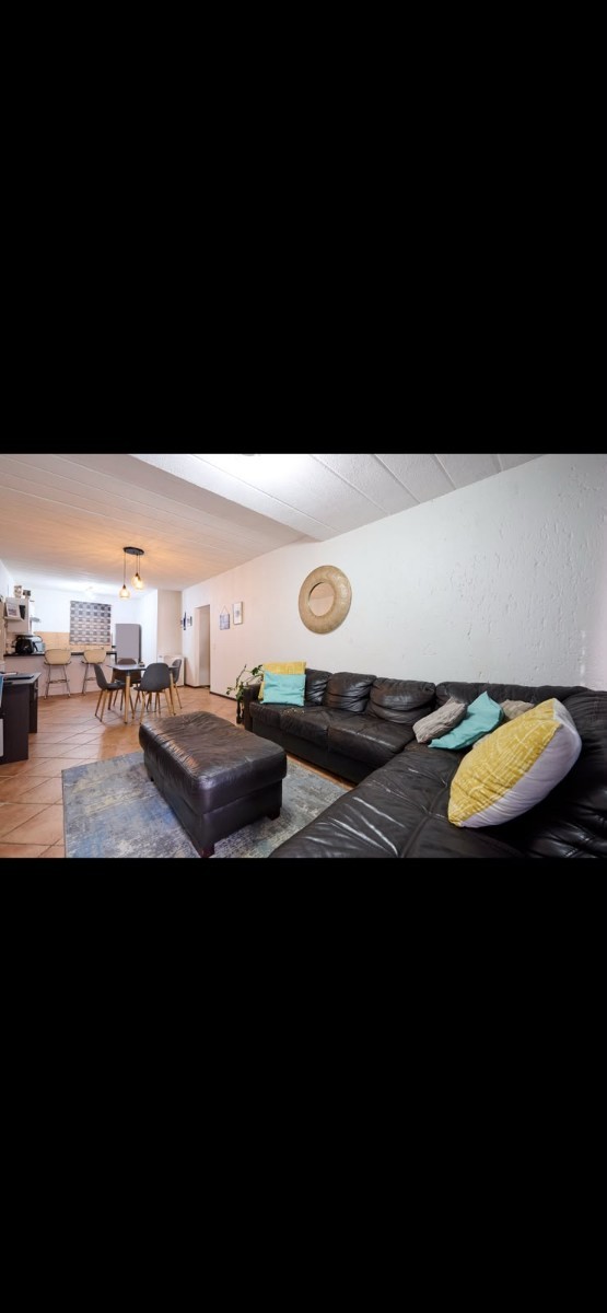 Apartment for sale in Douglasdale, Sandton, 77 m²