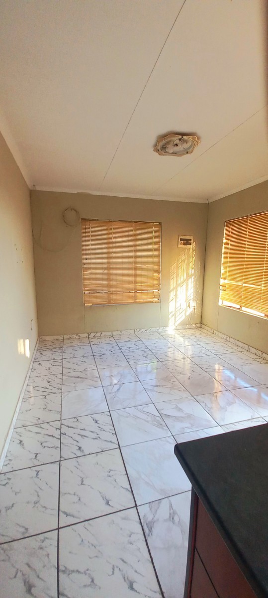 House for rent in Soshanguve VV, Soshanguve, 75 m²