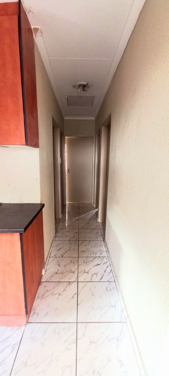 House for rent in Soshanguve VV, Soshanguve, 75 m²