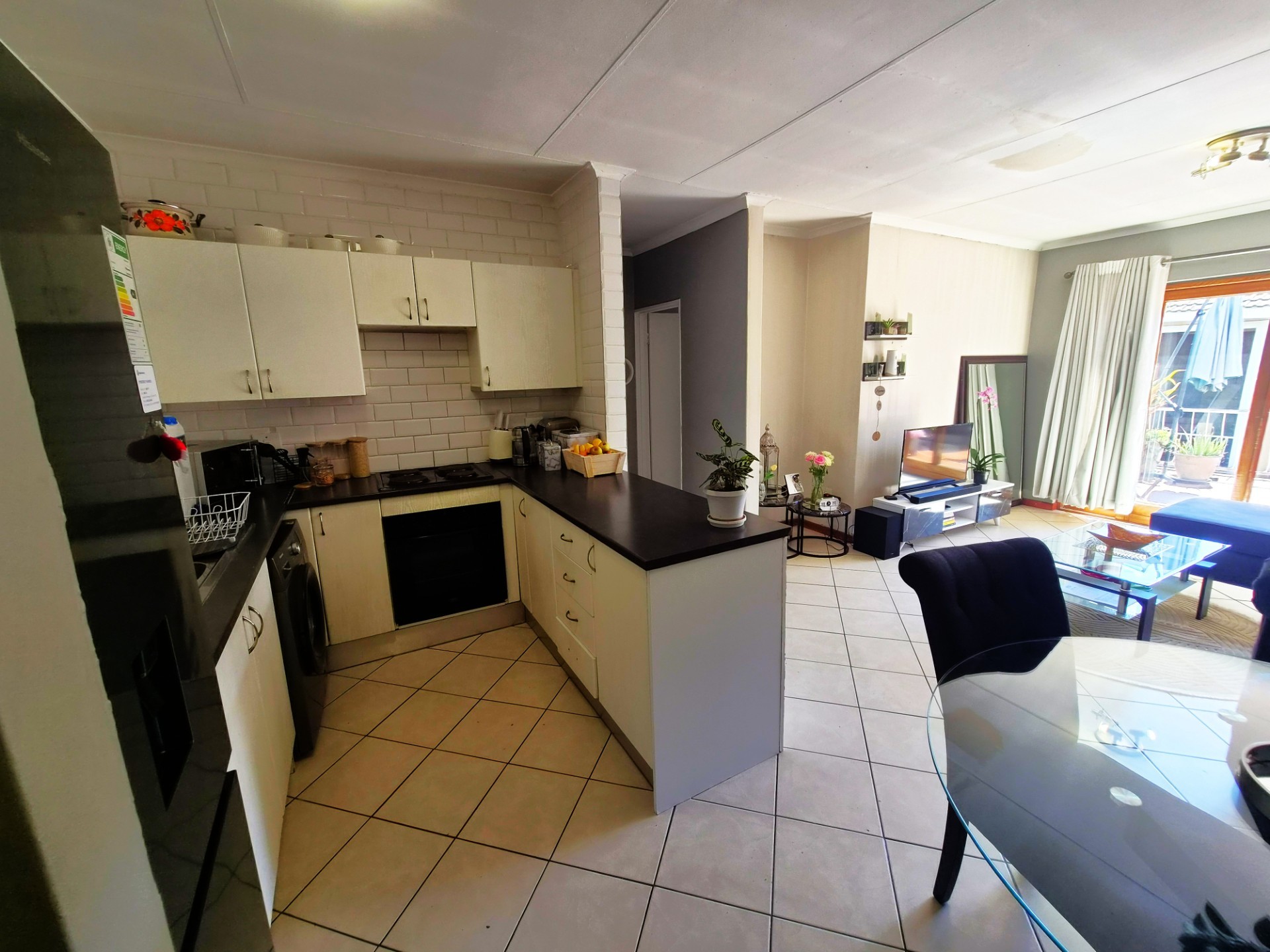 Apartment for rent in Paulshof, Sandton, 71 m²