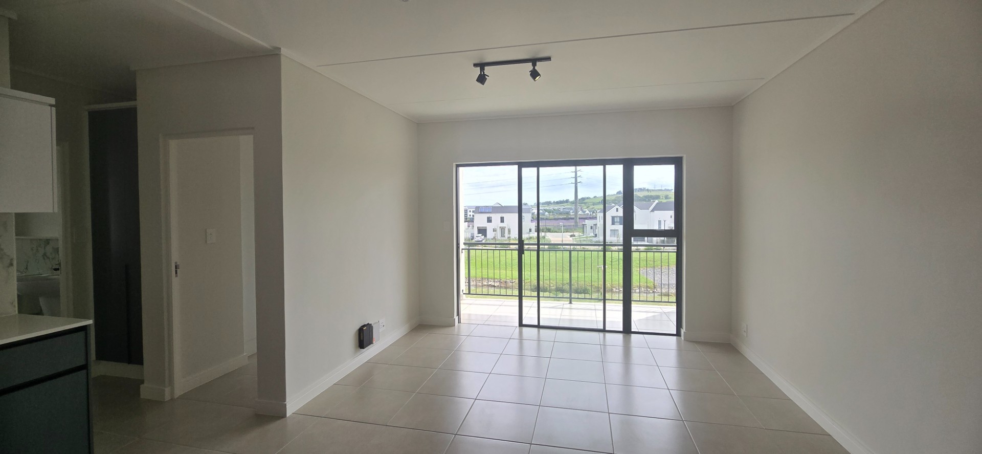 Apartment for rent in The Huntsman, Somerset West, 3805 (2nd floor), The Huntsman, 1 Macassar road, The Huntsman, Somerset West, Western Cape, 64 m²
