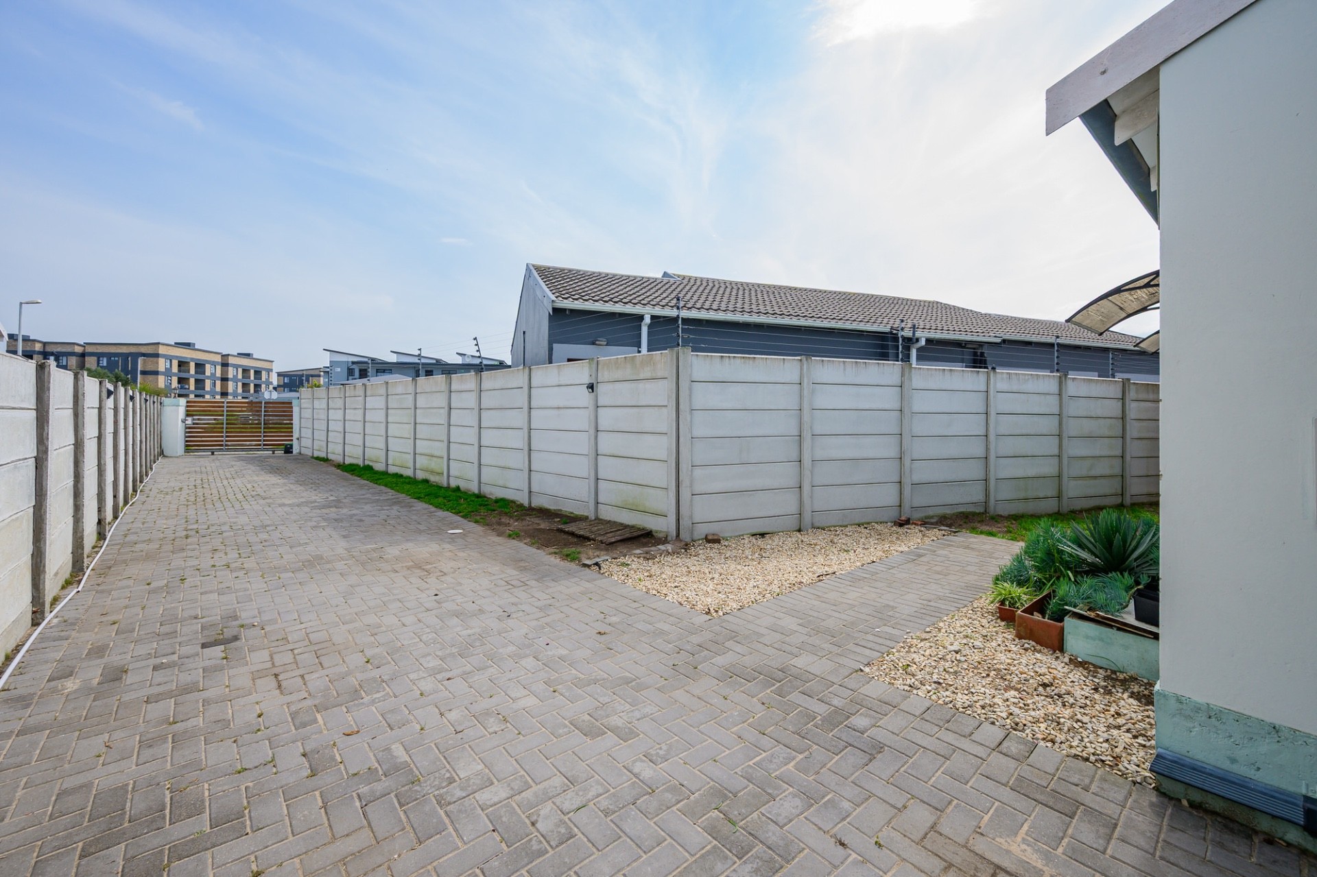 House for sale in Pinelands, Port Elizabeth, 107 m²