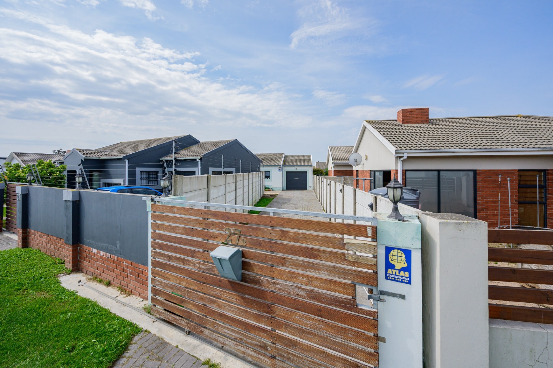 House for sale in Pinelands, Port Elizabeth, 107 m²