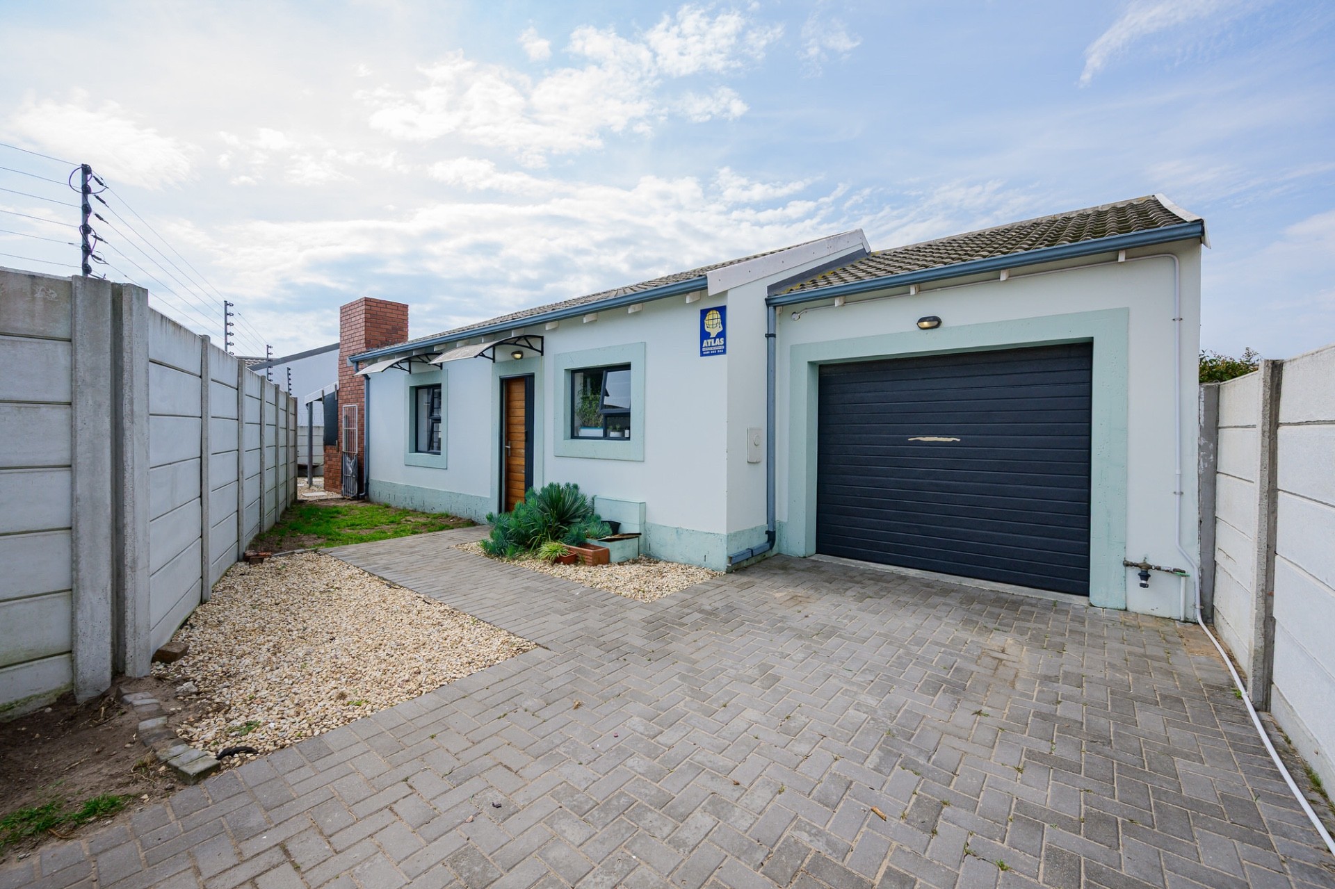 House for sale in Pinelands, Port Elizabeth, 107 m²