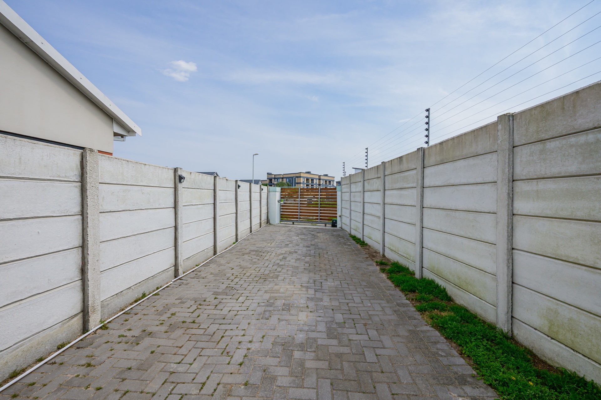 House for sale in Pinelands, Port Elizabeth, 107 m²
