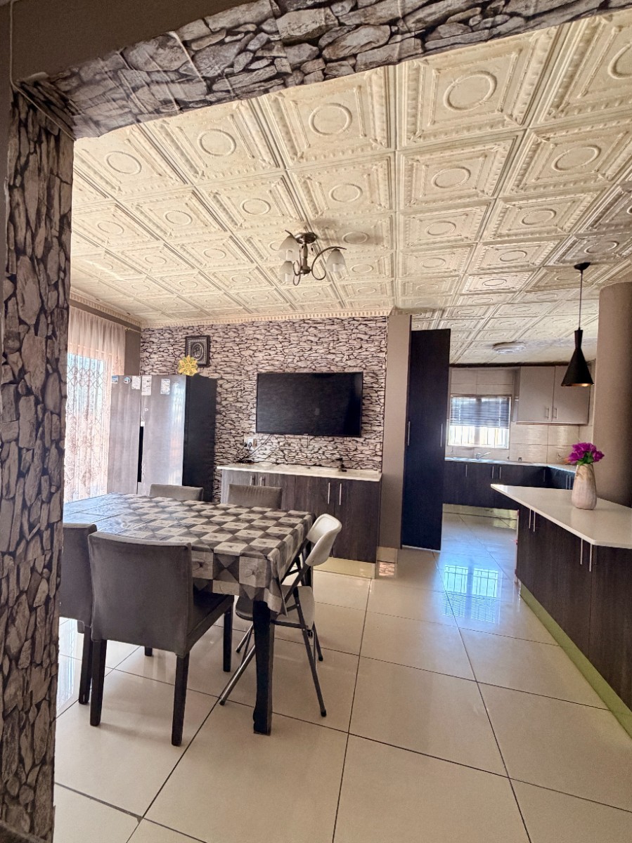 Duplex for sale in Havenside, Chatsworth, KwaZulu Natal