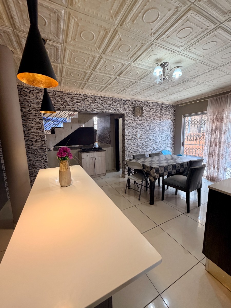 Duplex for sale in Havenside, Chatsworth, KwaZulu Natal