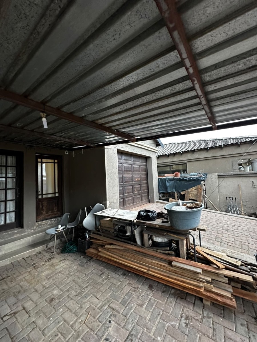 House for sale in Tekwane South, Tekwane, Nelspruit, 400 m²