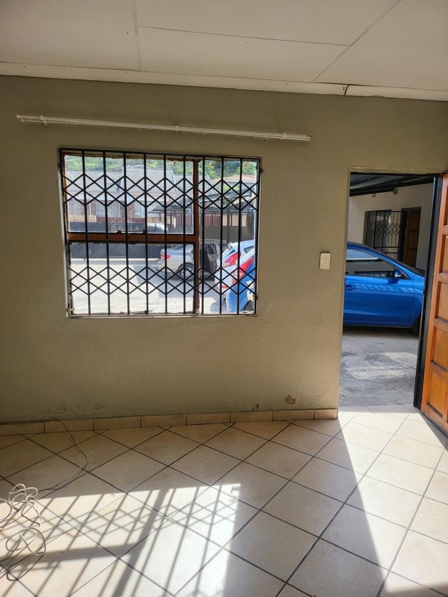 Apartment for rent in Kanyamazane, Nsikazi, 1214 Kanyamazane ema21, Kanyamazane, Nsikazi, Mpumalanga